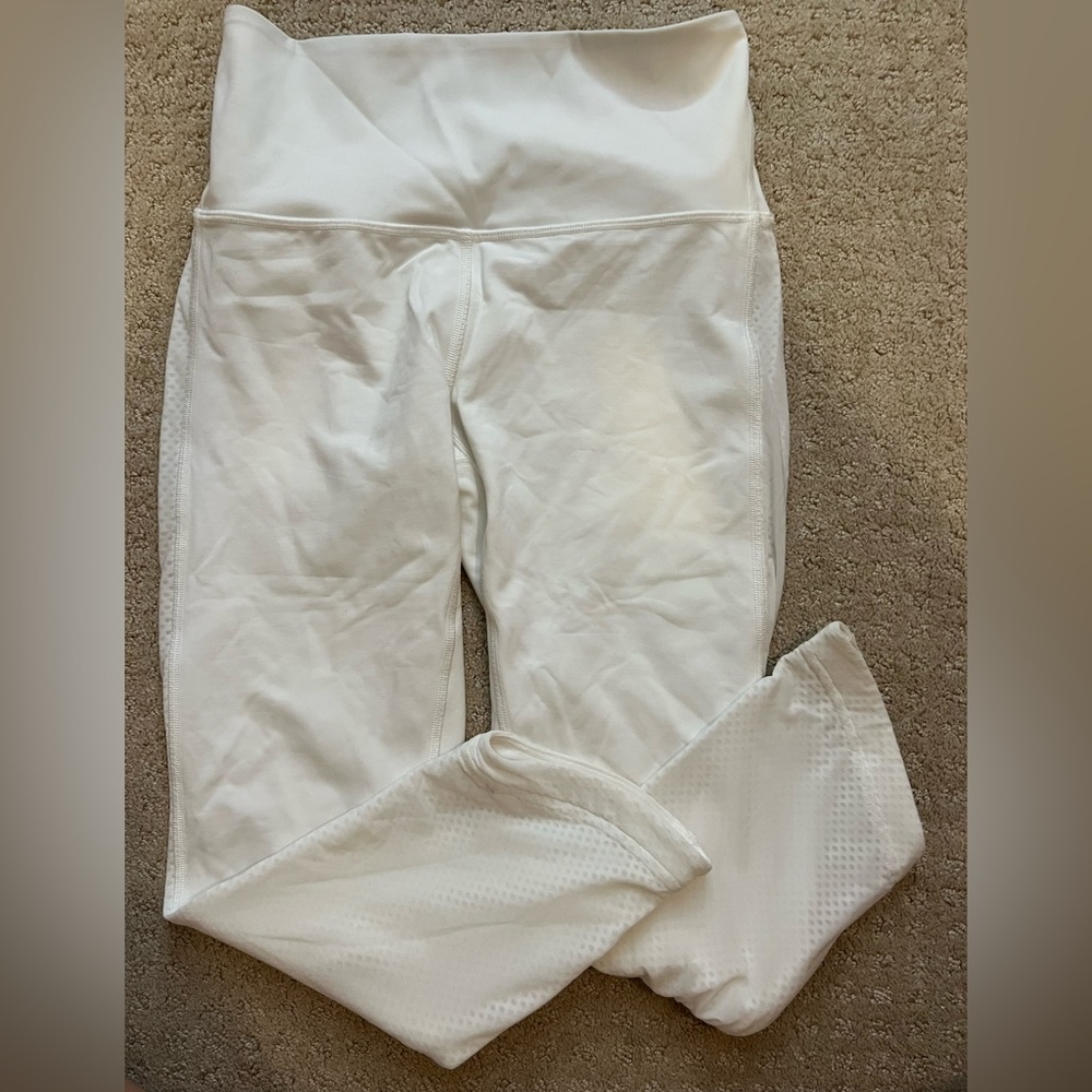 White Lululemon Crops (19/17”)